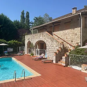 mas-de-sarjac.hotels-rhonealpes.com/