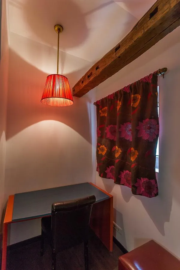 Victory Hotel Galou Parijs 0*,