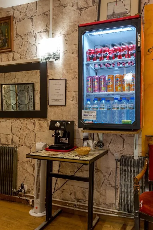 Victory Hotel Galou باريس فرنسا